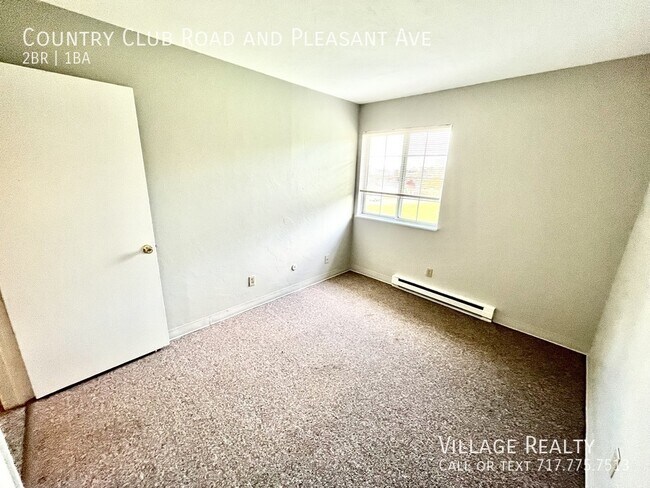 Building Photo - 611 Country Club Rd