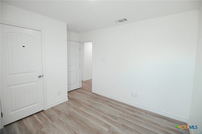 Building Photo - 1601 Cloud St