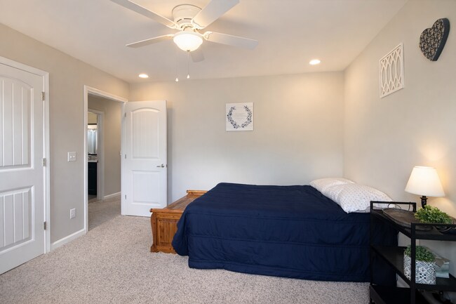 Building Photo - Open concept plan in Savannah Southside - Close to I95