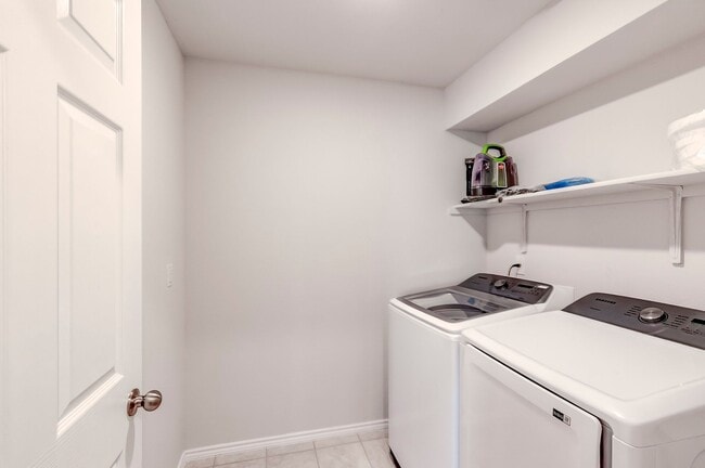 Building Photo - 9705 Kensley Rose Dr