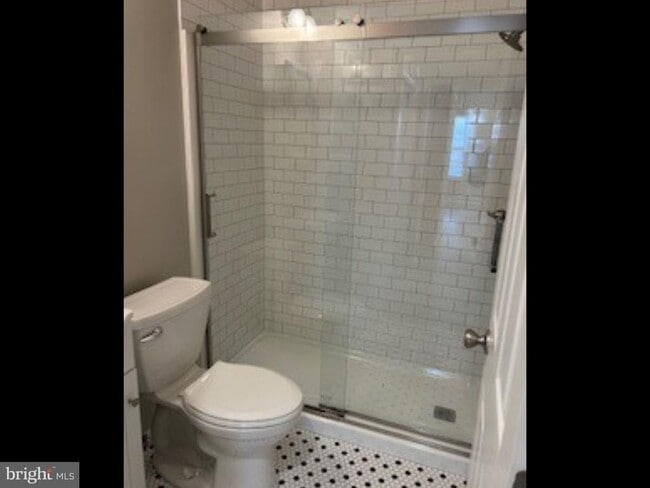 Building Photo - 187 Bridge St