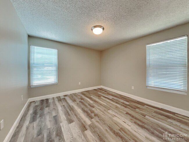 Building Photo - 4356 S Lockwood Ridge Rd