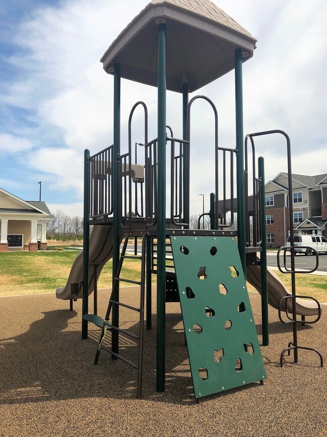 Ashton Way Apartments 325 E Harris Pl Eden NC 27288 Apartment Finder