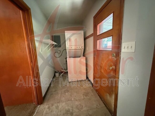 Building Photo - 5785 Fitch Rd
