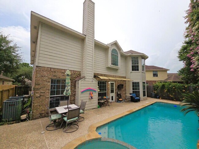 Building Photo - 16514 Bluff Springs Dr