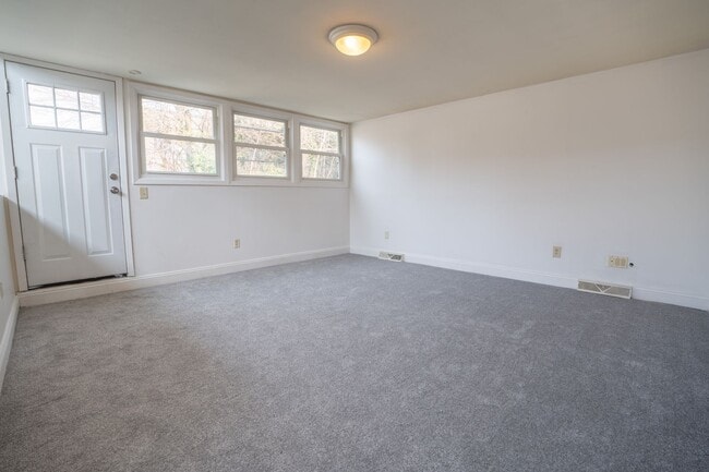 Building Photo - 919 Plum St