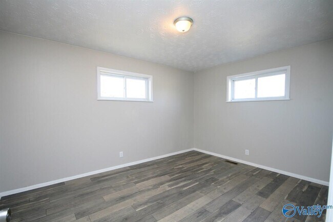 Building Photo - 15651 Eastep Rd