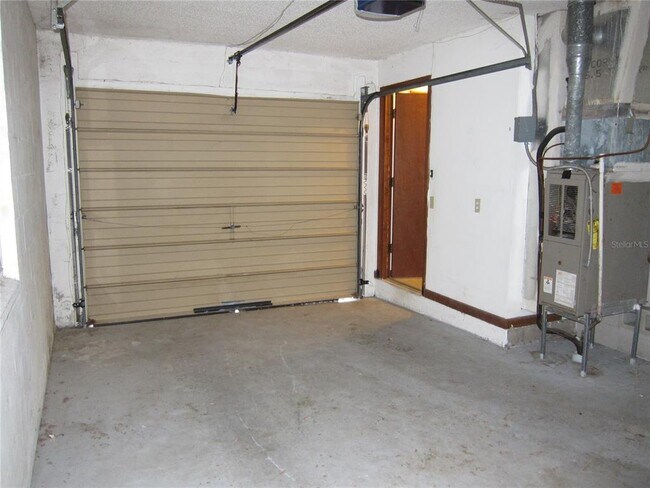 Building Photo - 1209 SW 80th Dr