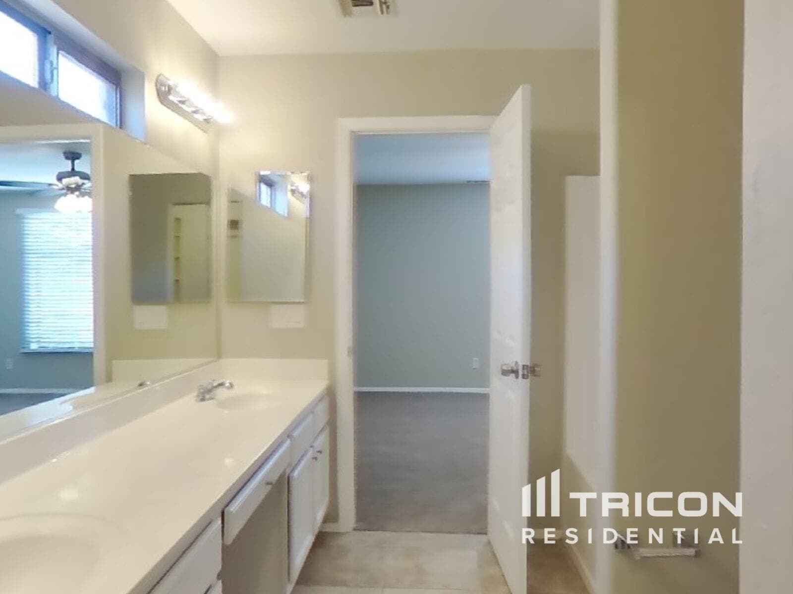 Building Photo - 43846 W Magnolia Rd