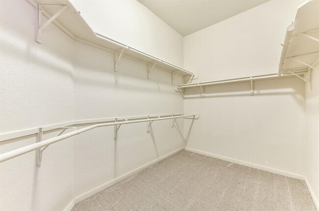 Building Photo - 15723 Chapel Lake Dr