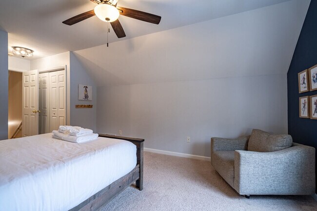 Building Photo - 350 Park Creek Ridge
