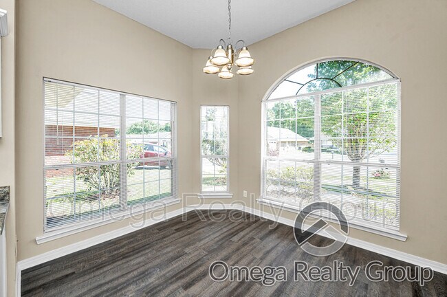 Building Photo - 2672 Rosebud Dr E