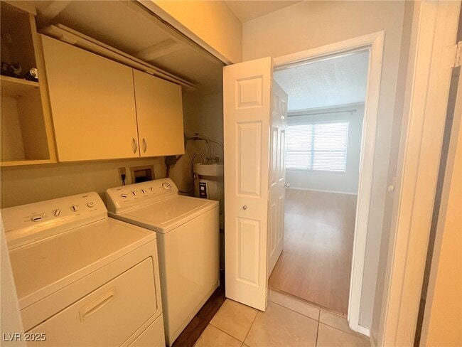 Building Photo - 6250 W Flamingo Rd