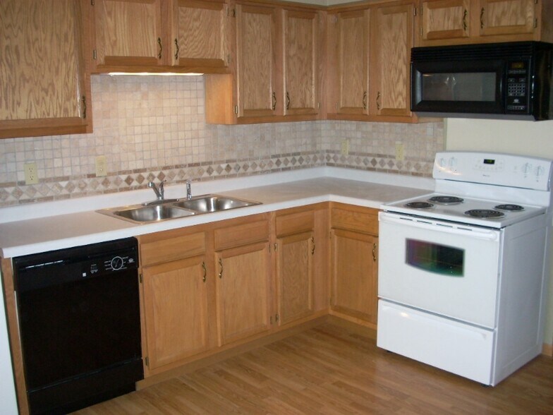 Building Photo - 603 Burton Ln