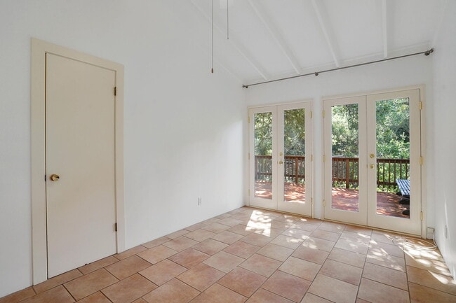 Building Photo - 21652 Encina Rd