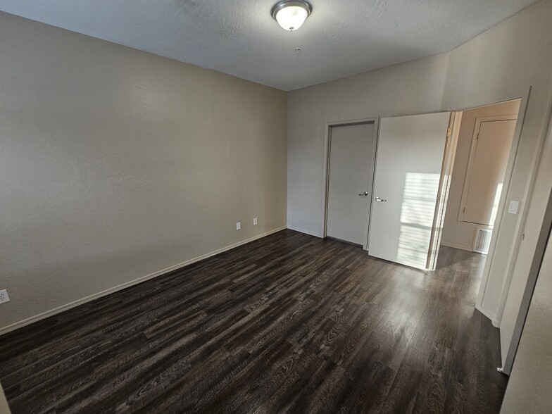 Building Photo - 4423 E McLellan Rd