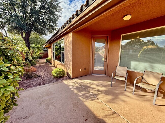 Building Photo - Lovely FURNISHED Three Bedroom Home in Ivins
