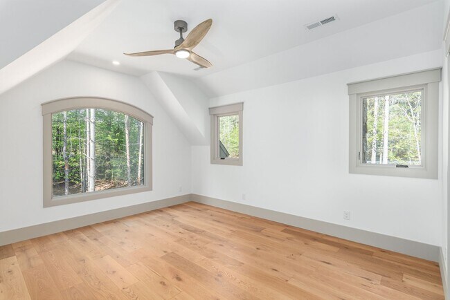 Building Photo - Stunning House w/ Amenities to Camp Lake J...