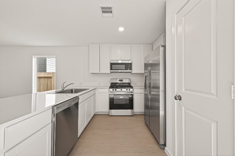 Building Photo - 14856 N Ascot Bnd Cir