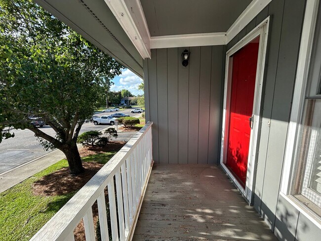 Building Photo - Charming 2BR Condo – Move-In Ready!