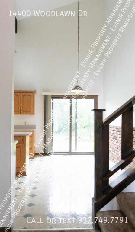 Building Photo - 14400 Woodlawn Dr