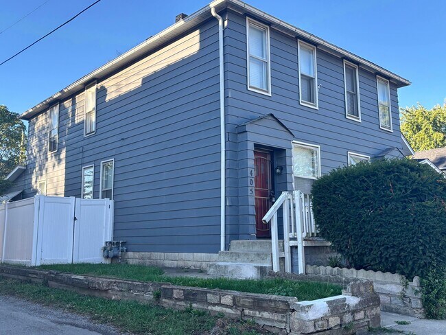 Building Photo - 405 E Welch Ave