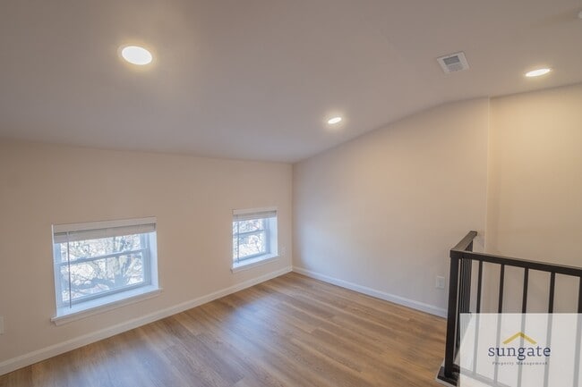 Building Photo - 1911 Eastern Ave