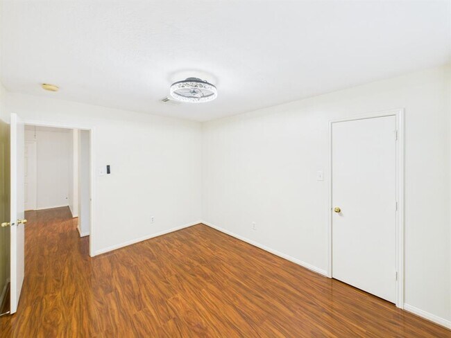 Building Photo - 8827 Aspen Meadow Dr