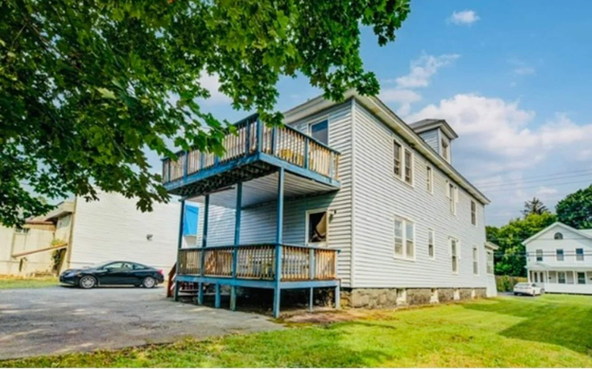 Building Photo - 205 W Fulton St