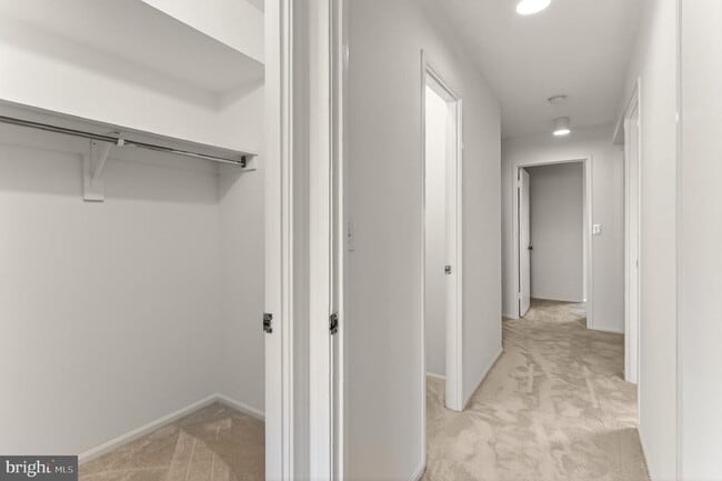 Building Photo - 5903 Mt Eagle Dr