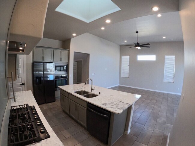 Building Photo - 3729 Santa Clarita Ave