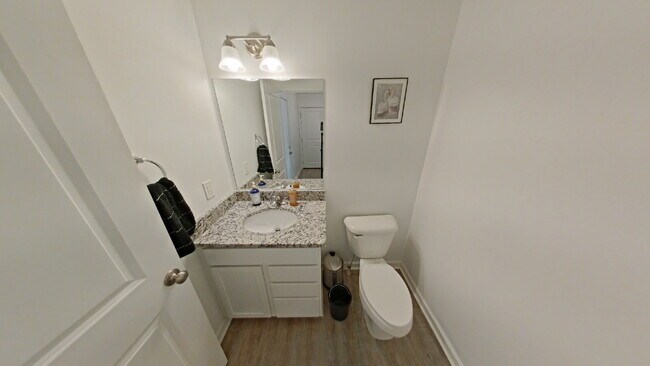 Building Photo - "3-Bed Oasis with 2.5 Baths and 1,884 Sq Ft of Comfort in Clinton Township!"