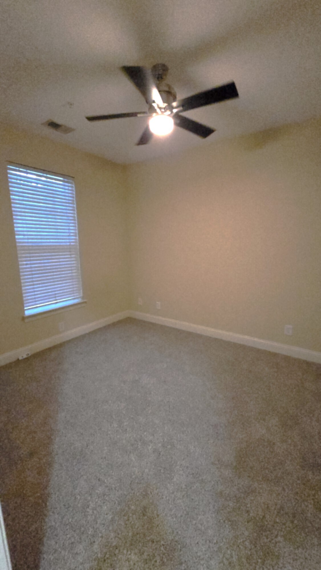 Building Photo - 118 Ella Kinley Cir