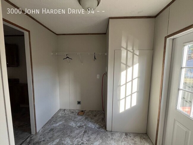 Building Photo - 3000 John Harden Dr