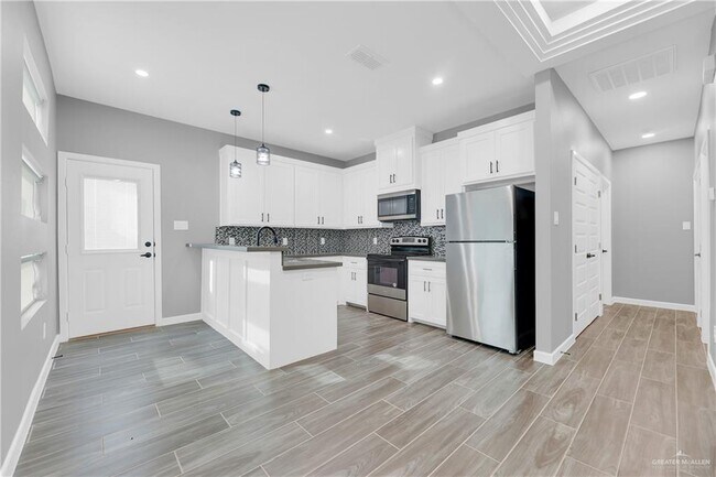 Building Photo - 16 Whetstone Ave