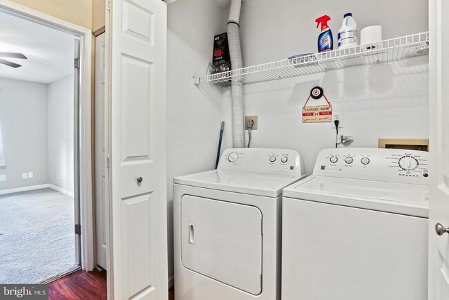 Building Photo - 4934 Columbia Rd