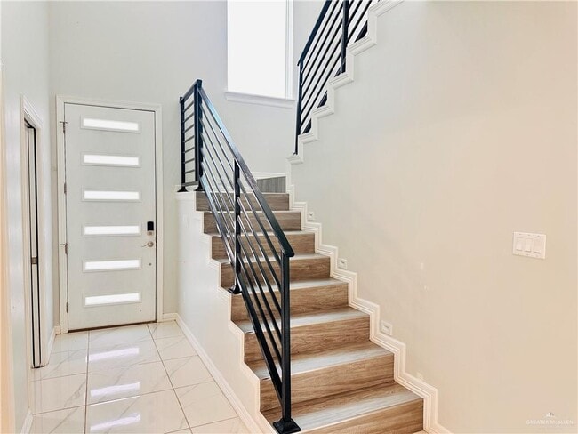 Building Photo - 20 N Crown Point