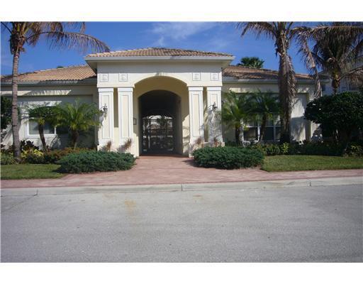 Building Photo - 4203 Myrtlewood Cir E