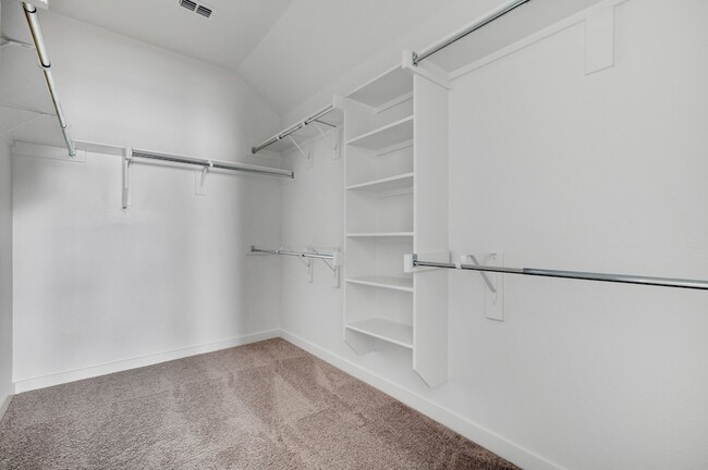 Building Photo - 364 Braves Wy