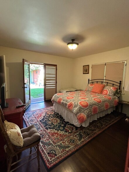 Building Photo - 212 3rd Ave