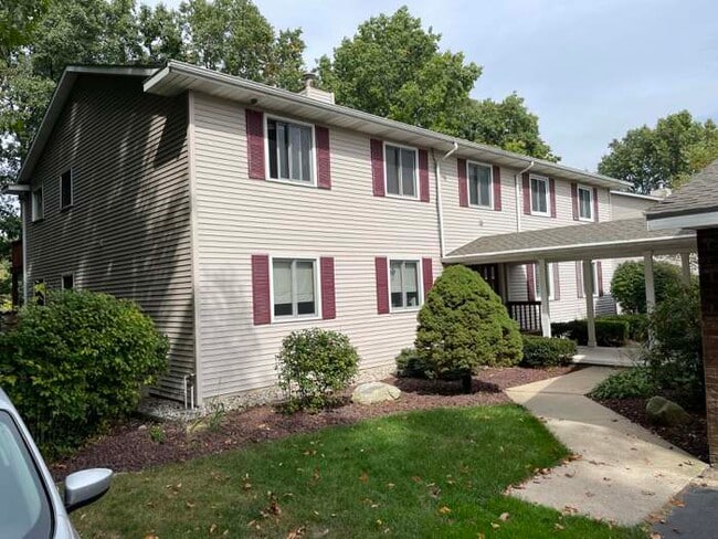 Primary Photo - 6495 Bella Vista Dr NE
