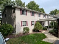 Building Photo - 6495 Bella Vista Dr NE