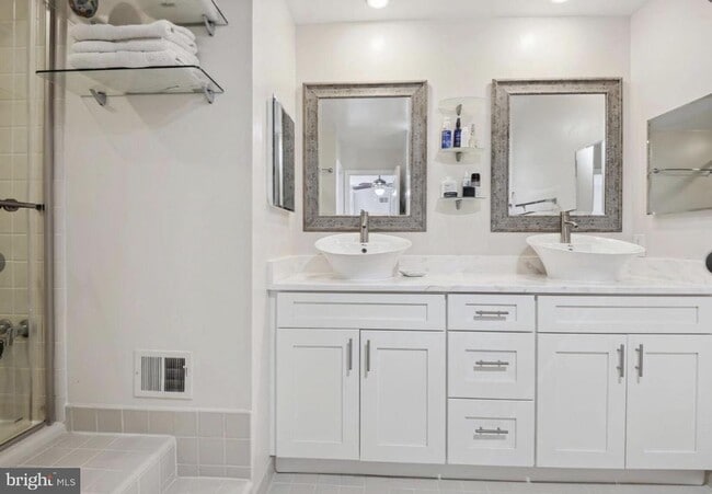 Building Photo - 5105 Westbard Ave