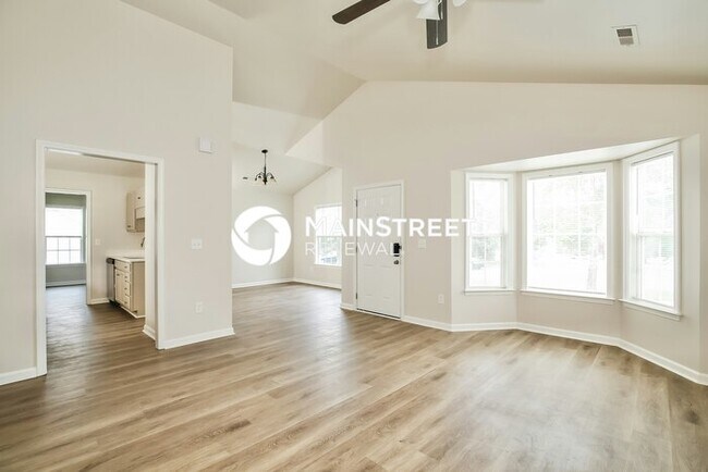 Building Photo - 3 Bedroom Pet-Friendly Home in GREENSBORO,...