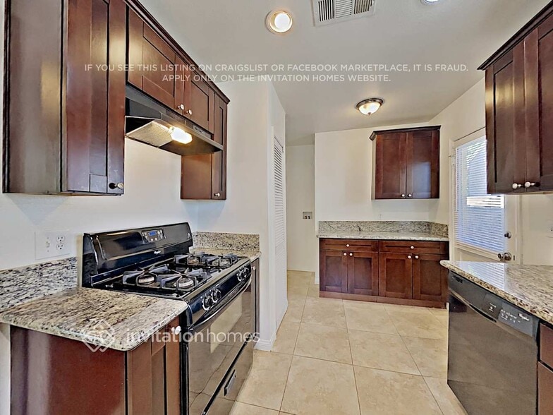 Building Photo - 863 N Workman St