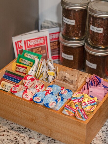 Building Photo - 1464 E 41st St