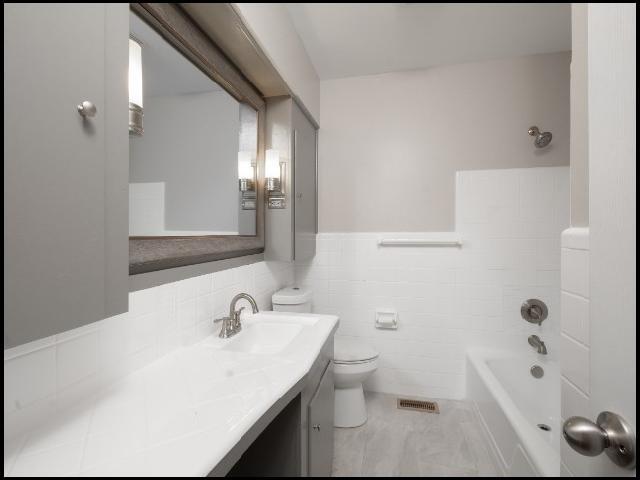 Building Photo - 4907 Arlington Dr