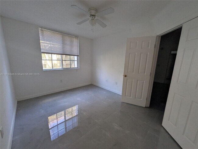 Building Photo - 777 SW 111th Way