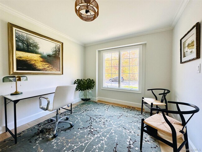 Building Photo - 10 Ginny Ln