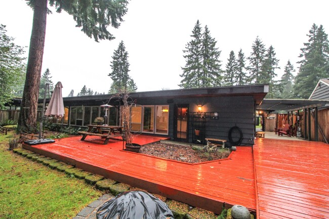 Building Photo - 1 level home. Near Interlake Highschool an...